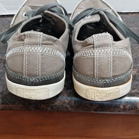 Converse All Star Sneakers...SIZE 9 - Picture 2 of 5